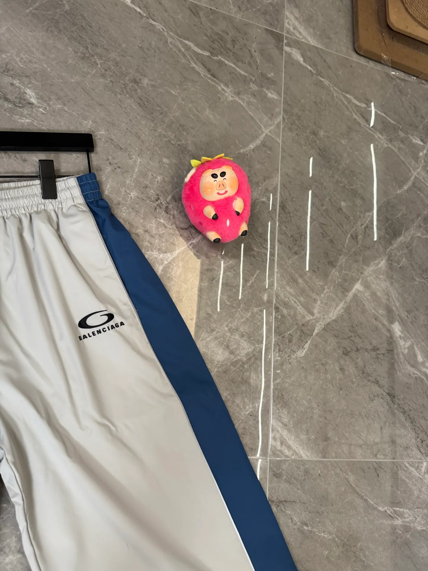 [Premium replica] Balenciaga 26Ss B family embroidered color matching casual sports mesh pants Color: Gray Size: s/m/l/xl/